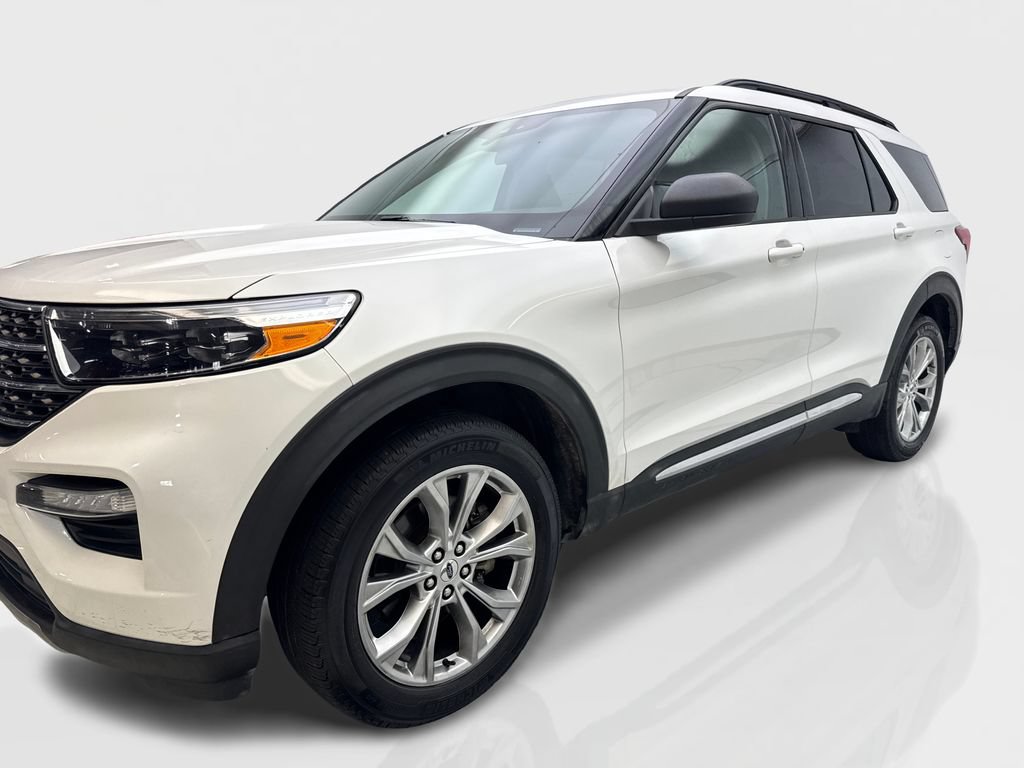 Used 2022 Ford Explorer XLT w/ Equipment Group 202A AWD/4WD image 11