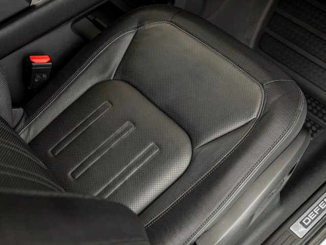 Used 2021 Land Rover Defender 110 X-Dynamic HSE image 28