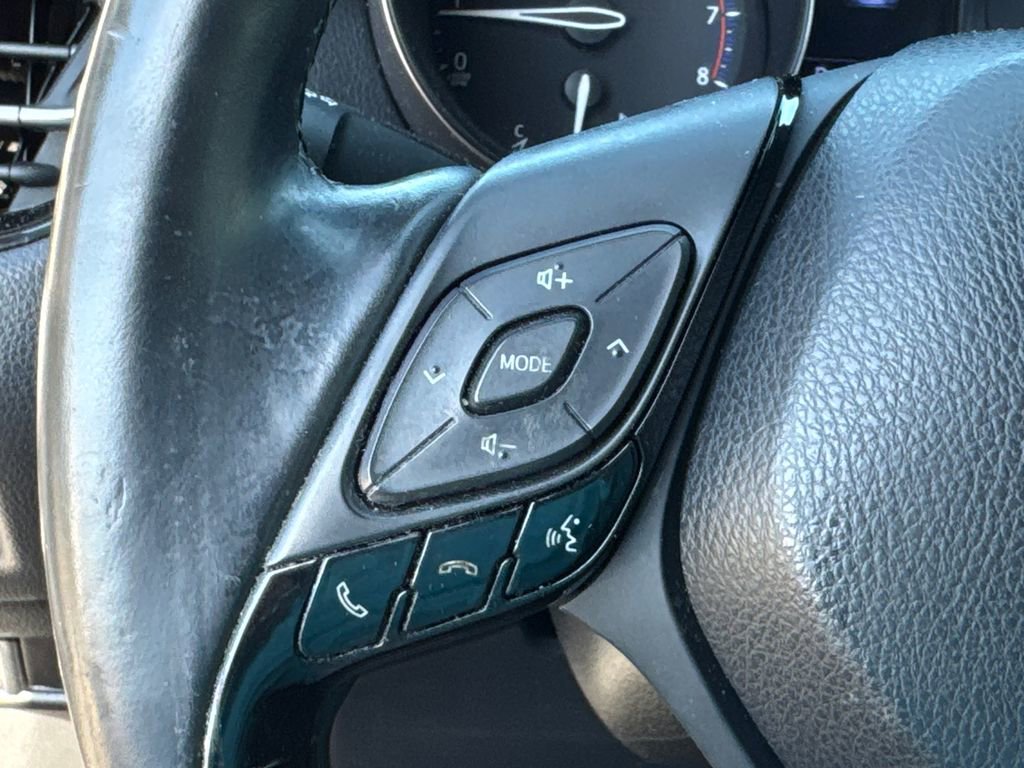 Used 2019 Toyota C-HR XLE image 24