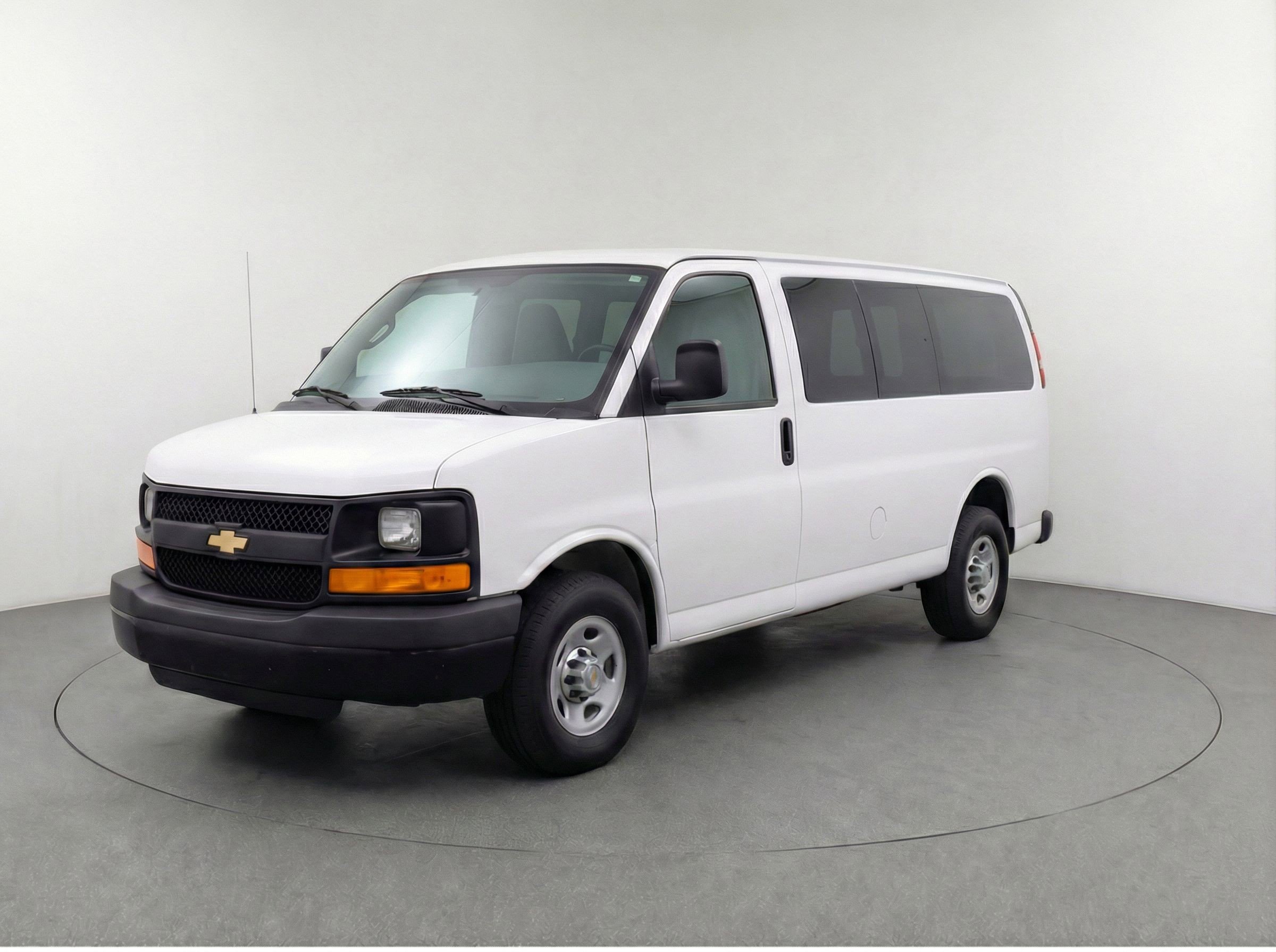 Used 2025 Chevrolet Express 3500 LT w/ LT Preferred Equipment Group image 3