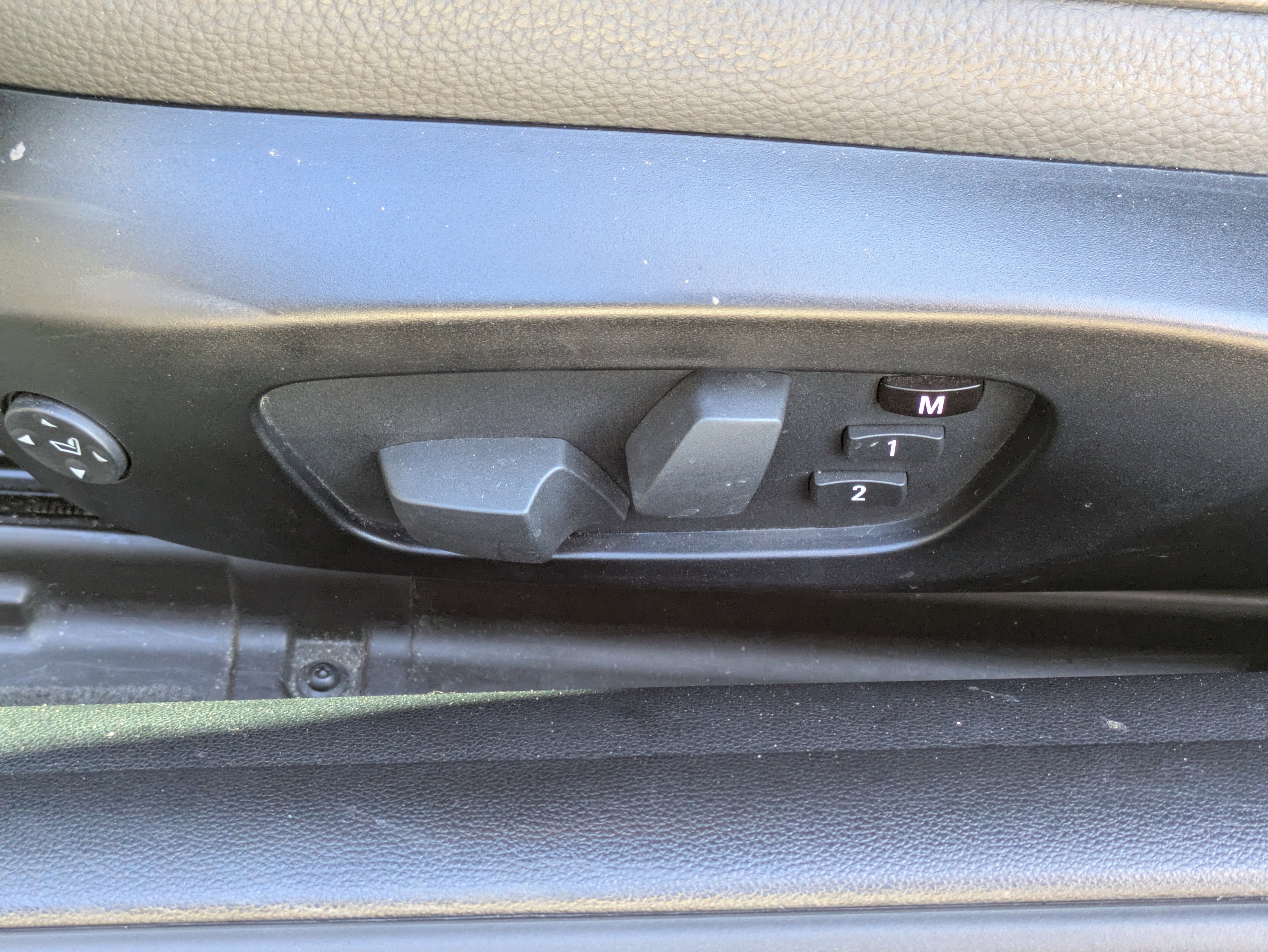 Used 2011 BMW 335i Convertible image 19