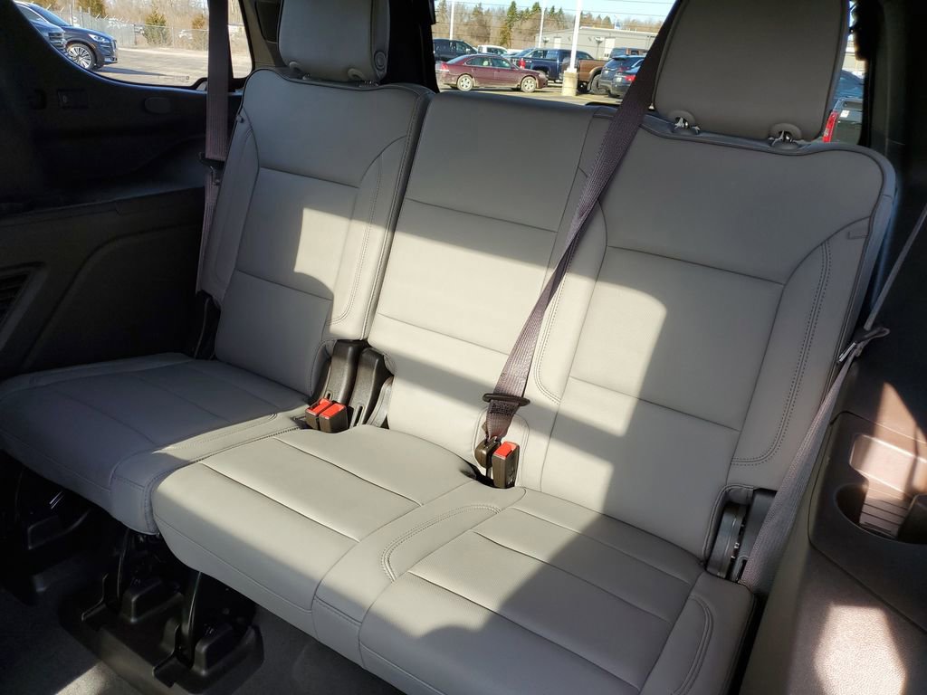 Certified 2024 GMC Yukon SLT w/ SLT Luxury Package image 33