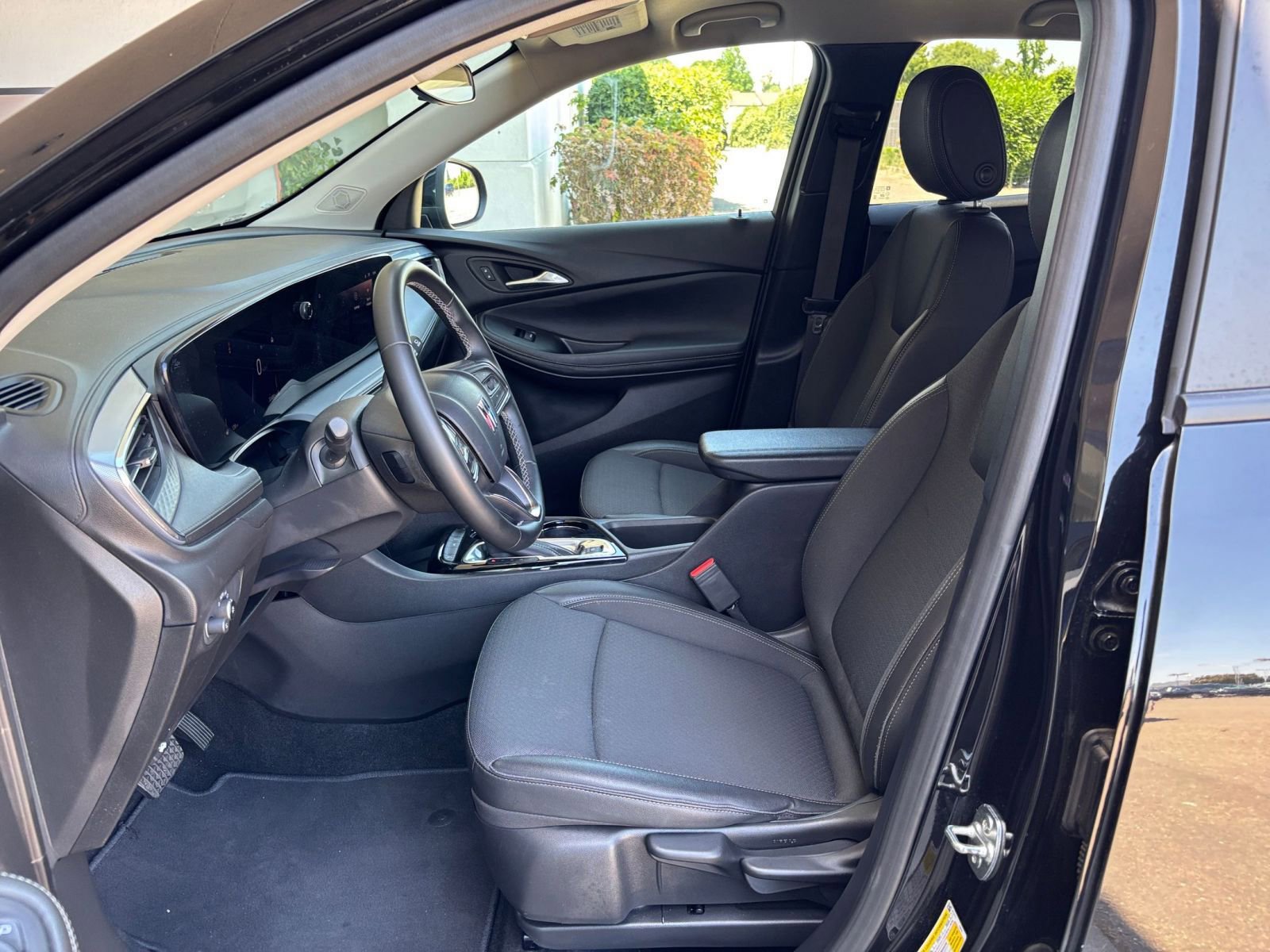 Used 2025 Buick Encore GX Preferred FWD image 27