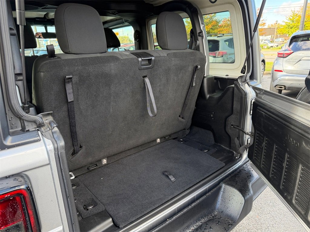 Used 2019 Jeep Wrangler Sport image 17