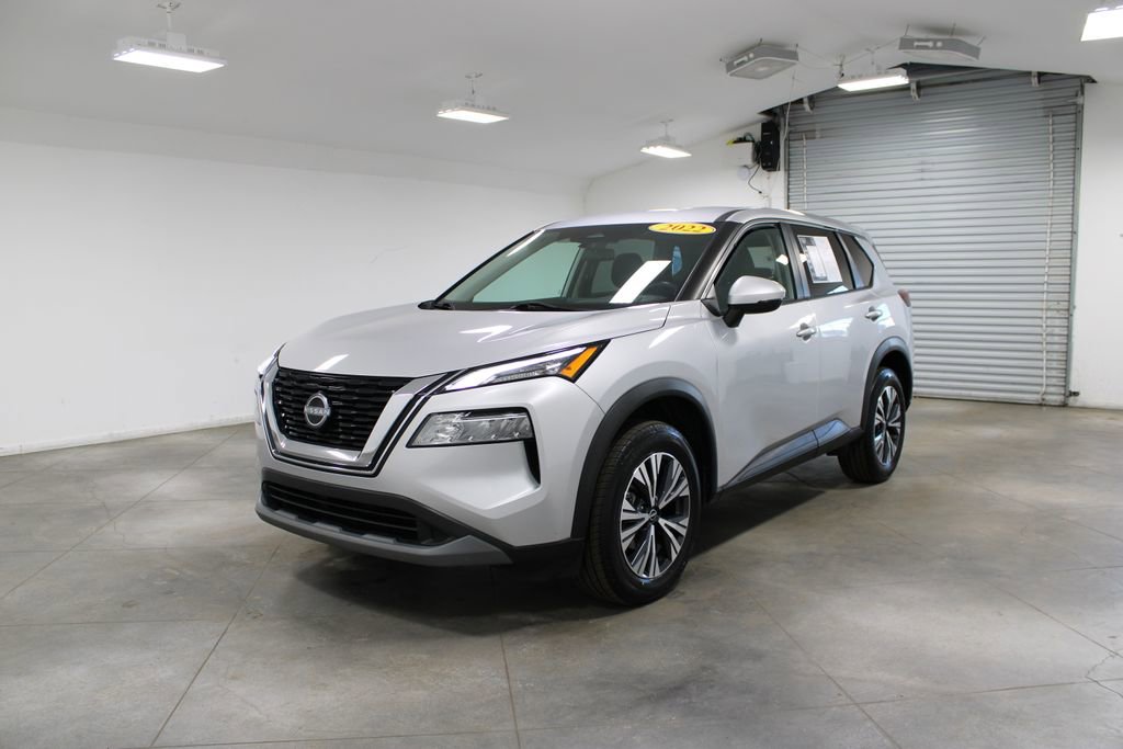 Used 2022 Nissan Rogue SV image 4