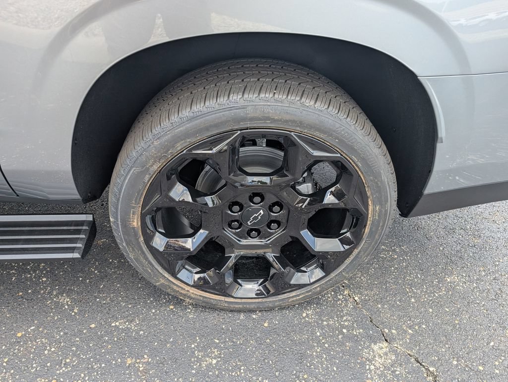New 2026 Chevrolet Suburban High Country AWD/4WD image 24