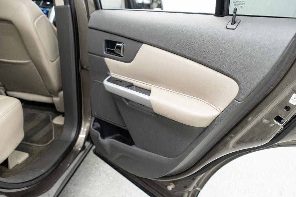 Used 2013 Ford Edge Limited AWD/4WD image 23