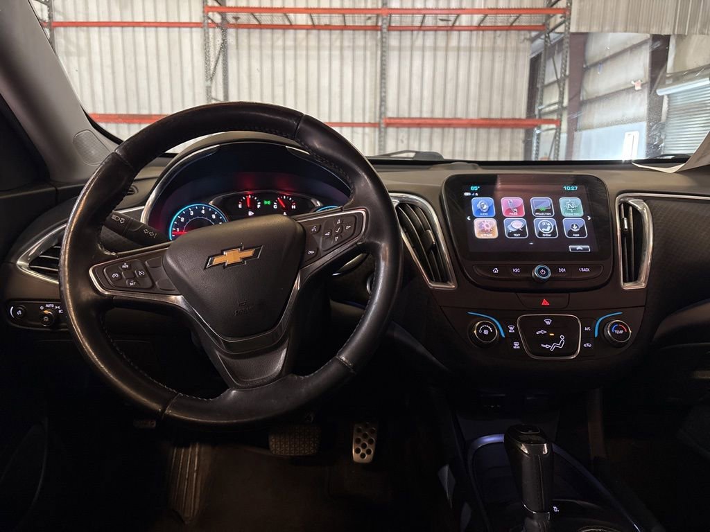 Used 2017 Chevrolet Malibu LT image 18