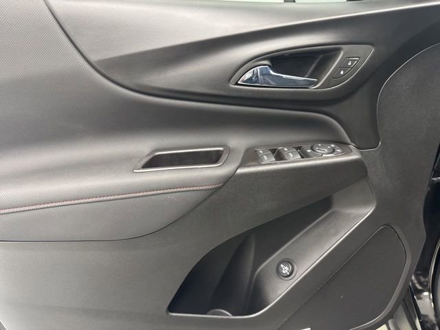 Used 2022 Chevrolet Equinox RS w/ RS Leather Package image 9