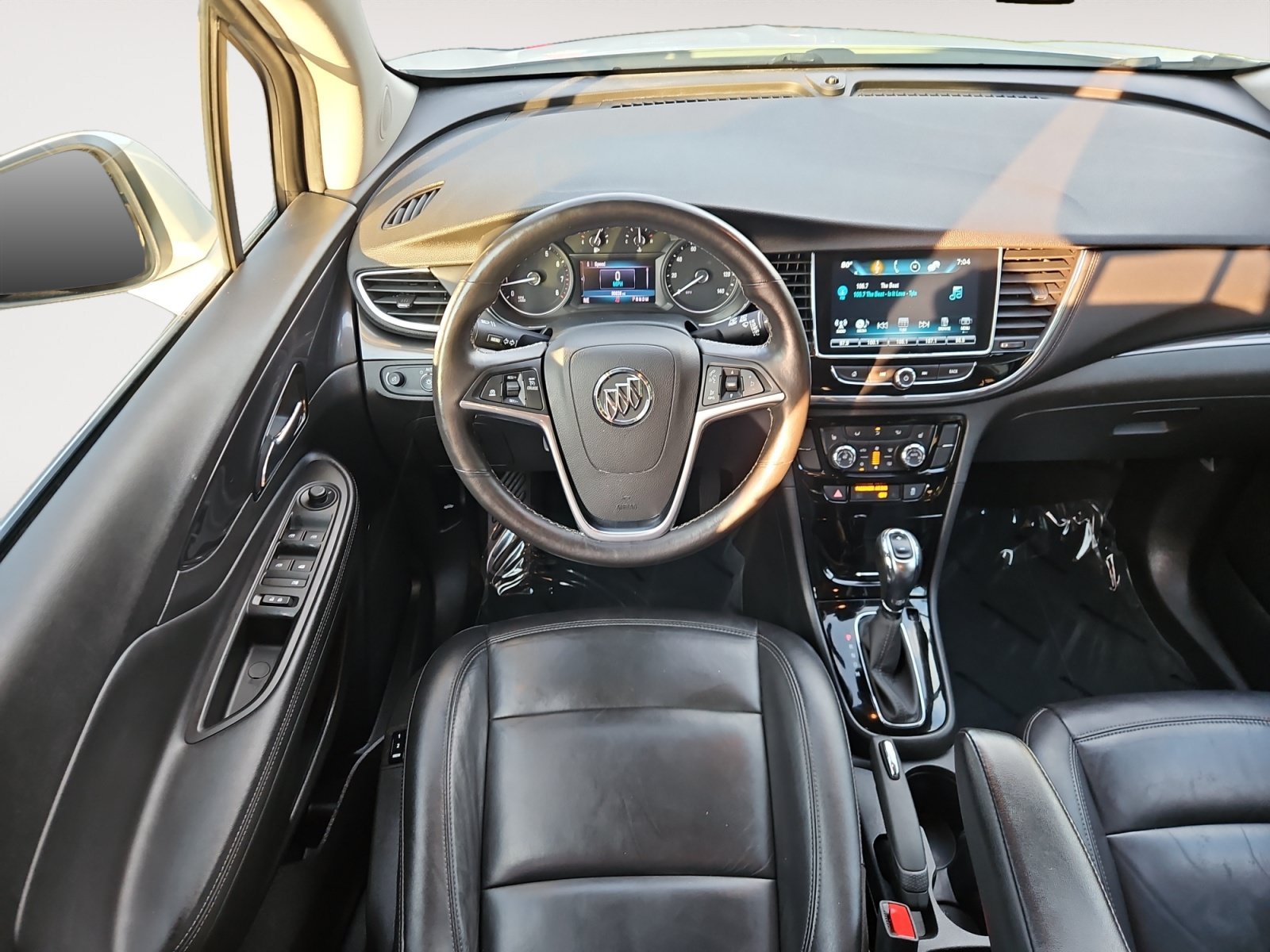 Used 2020 Buick Encore Essence FWD image 10