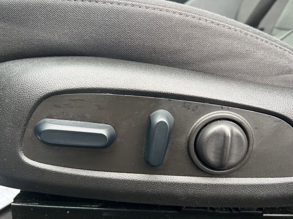 Used 2023 Chevrolet Malibu LT w/ Driver Confidence Package image 9