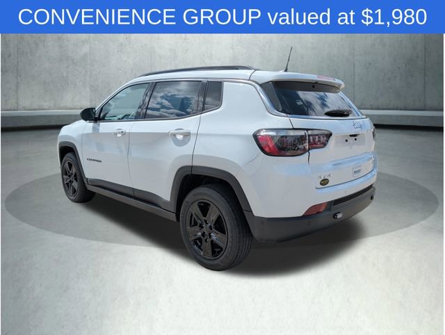 Used 2022 Jeep Compass Latitude w/ Convenience Group AWD/4WD image 4
