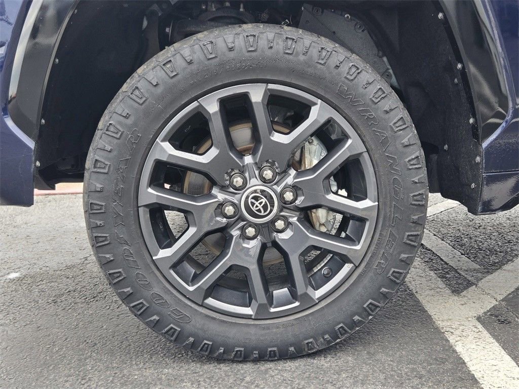 Used 2022 Toyota Tundra Platinum w/ Advanced Package image 10