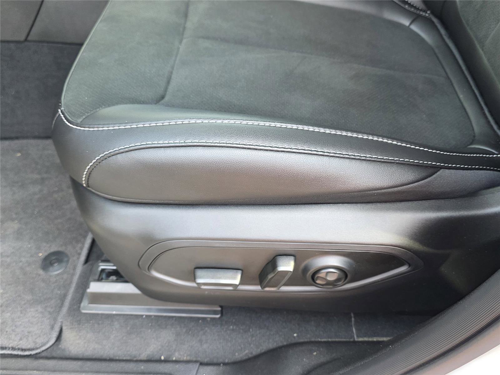New 2025 Jeep Grand Cherokee L Altitude image 22