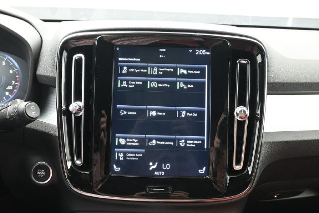 Used 2019 Volvo XC40 T5 Momentum AWD/4WD image 18