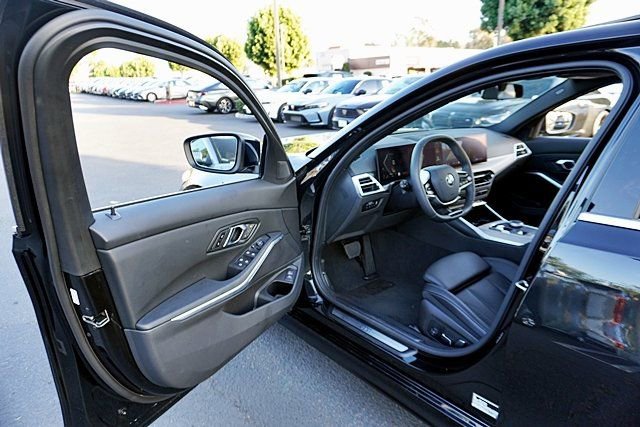 Used 2025 BMW 330i xDrive Sedan w/ Convenience Package image 41