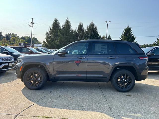 New 2025 Jeep Grand Cherokee Altitude image 6