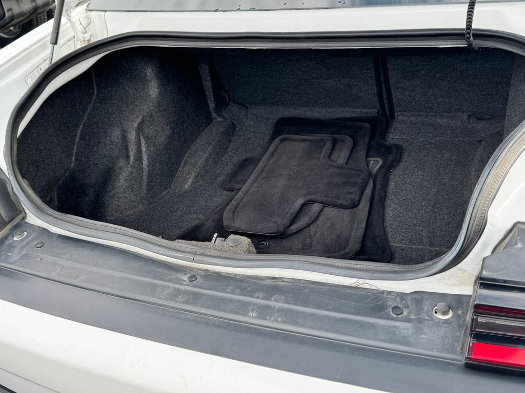 Used 2018 Dodge Challenger R/T RWD image 15