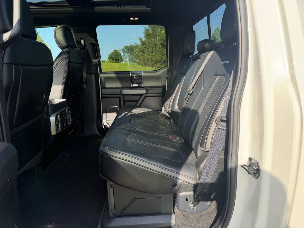 Used 2020 Ford F350 Platinum w/ Tremor Off-Road Package AWD/4WD image 4