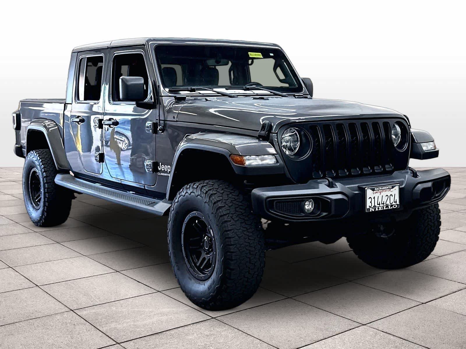 Used 2021 Jeep Gladiator Overland w/ Popular Equipment Package AWD/4WD image 2