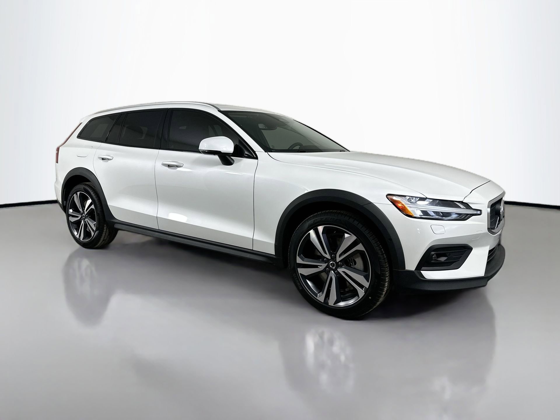 New 2026 Volvo V60 B5 Cross Country Plus w/ Protection Package Premier image 3