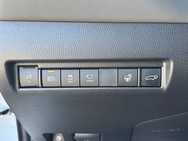 Used 2024 Toyota Venza Limited image 11