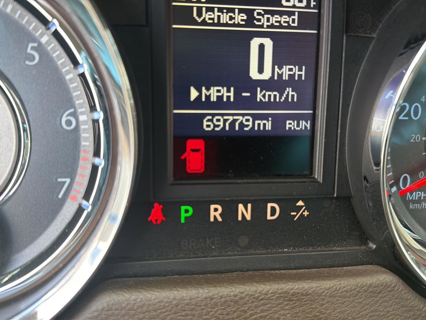 Used 2016 Chrysler Town & Country Touring FWD image 23