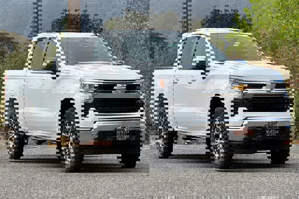 New 2025 Chevrolet Silverado 1500 LT image 2