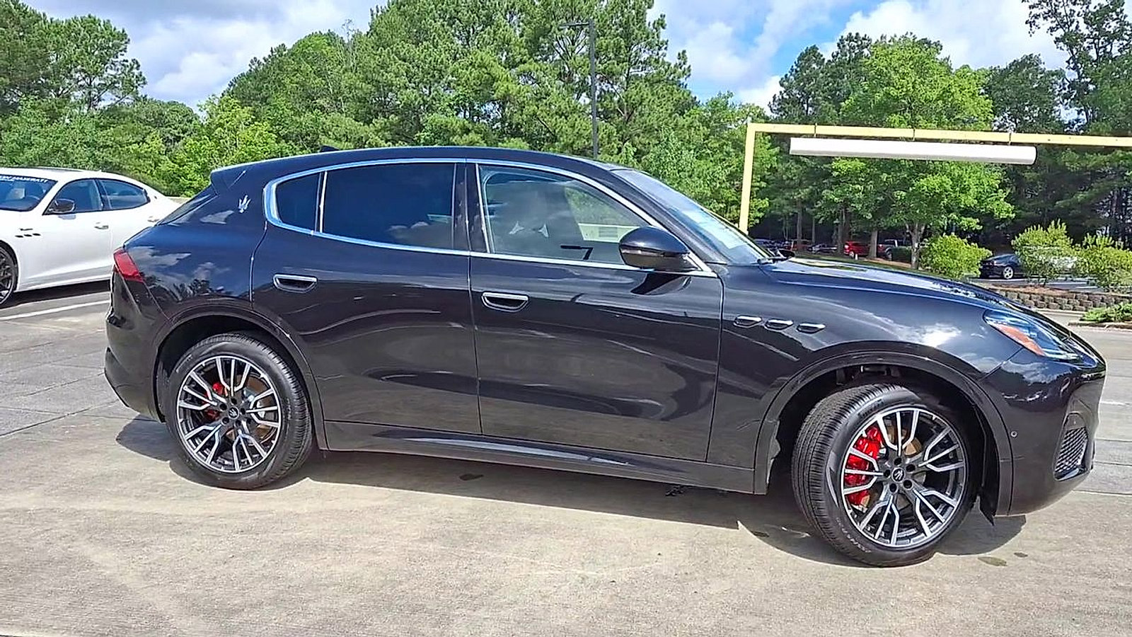 New 2025 Maserati Grecale GT image 9