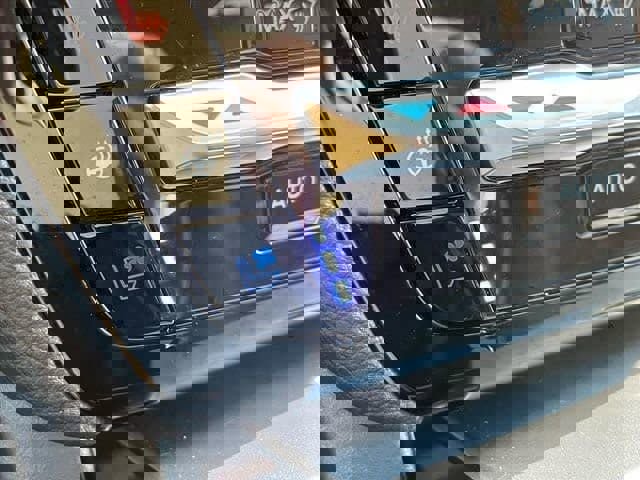 Used 2023 Ford Explorer Limited image 30