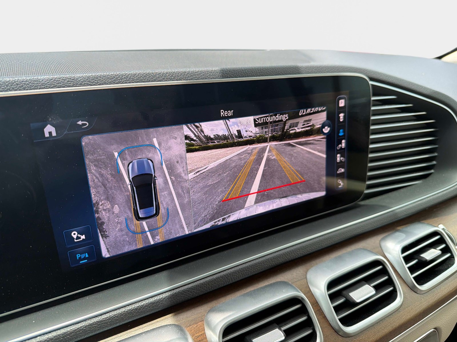 Used 2024 Mercedes-Benz GLE 350 4MATIC w/ Winter Package image 42
