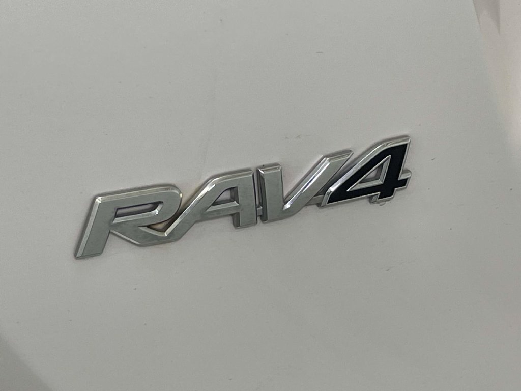 Used 2017 Toyota RAV4 Platinum w/ All Weather Liner Package AWD/4WD image 11