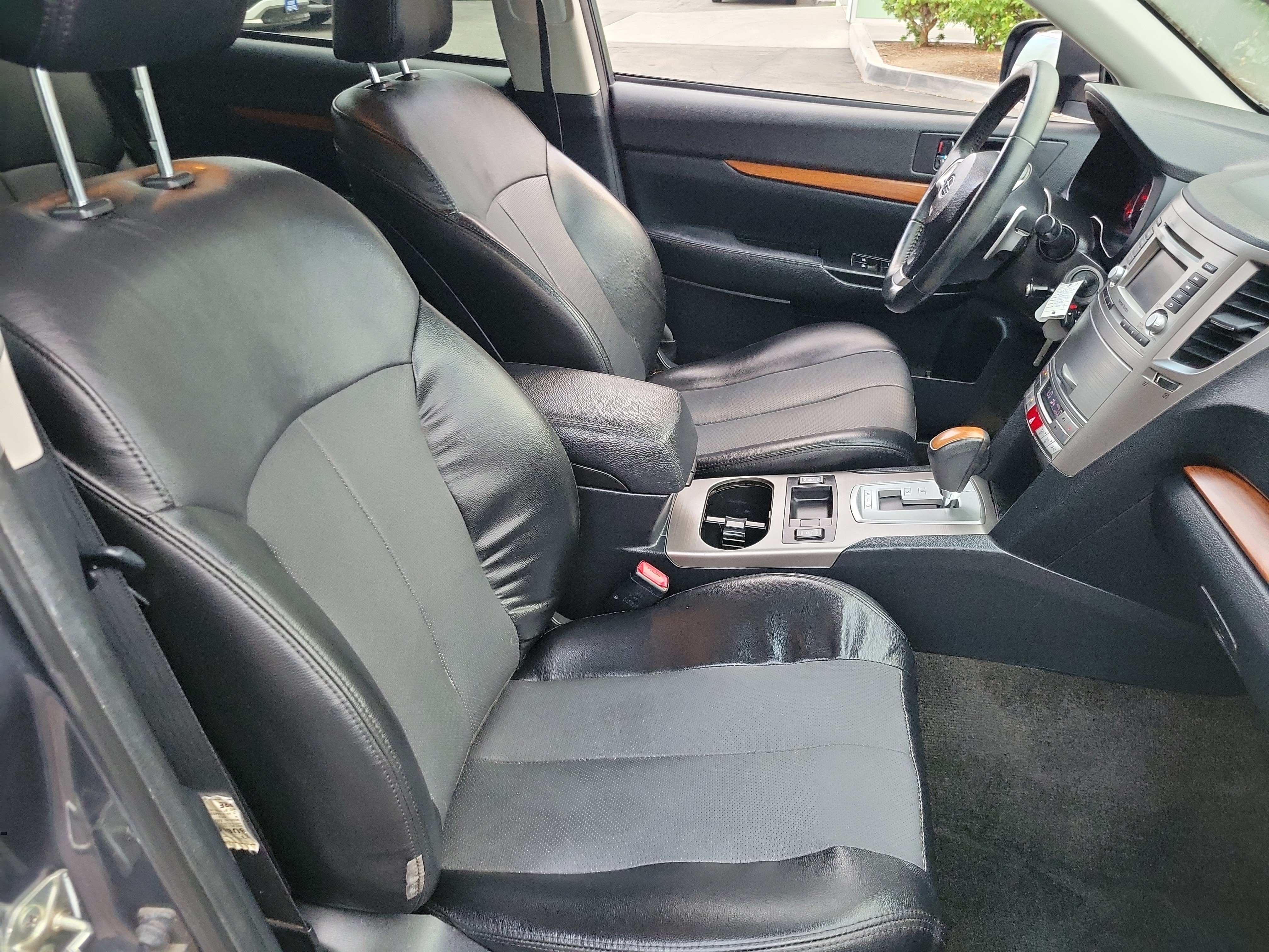 Used 2014 Subaru Outback 2.5i Limited w/ Moonroof Package AWD/4WD image 23