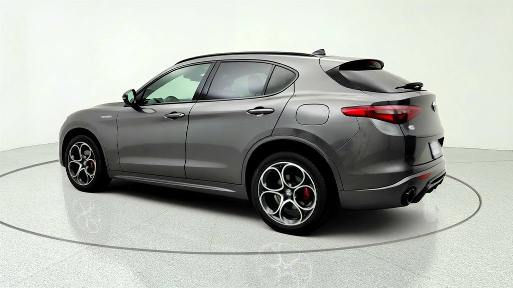 Used 2022 Alfa Romeo Stelvio Veloce AWD/4WD image 7