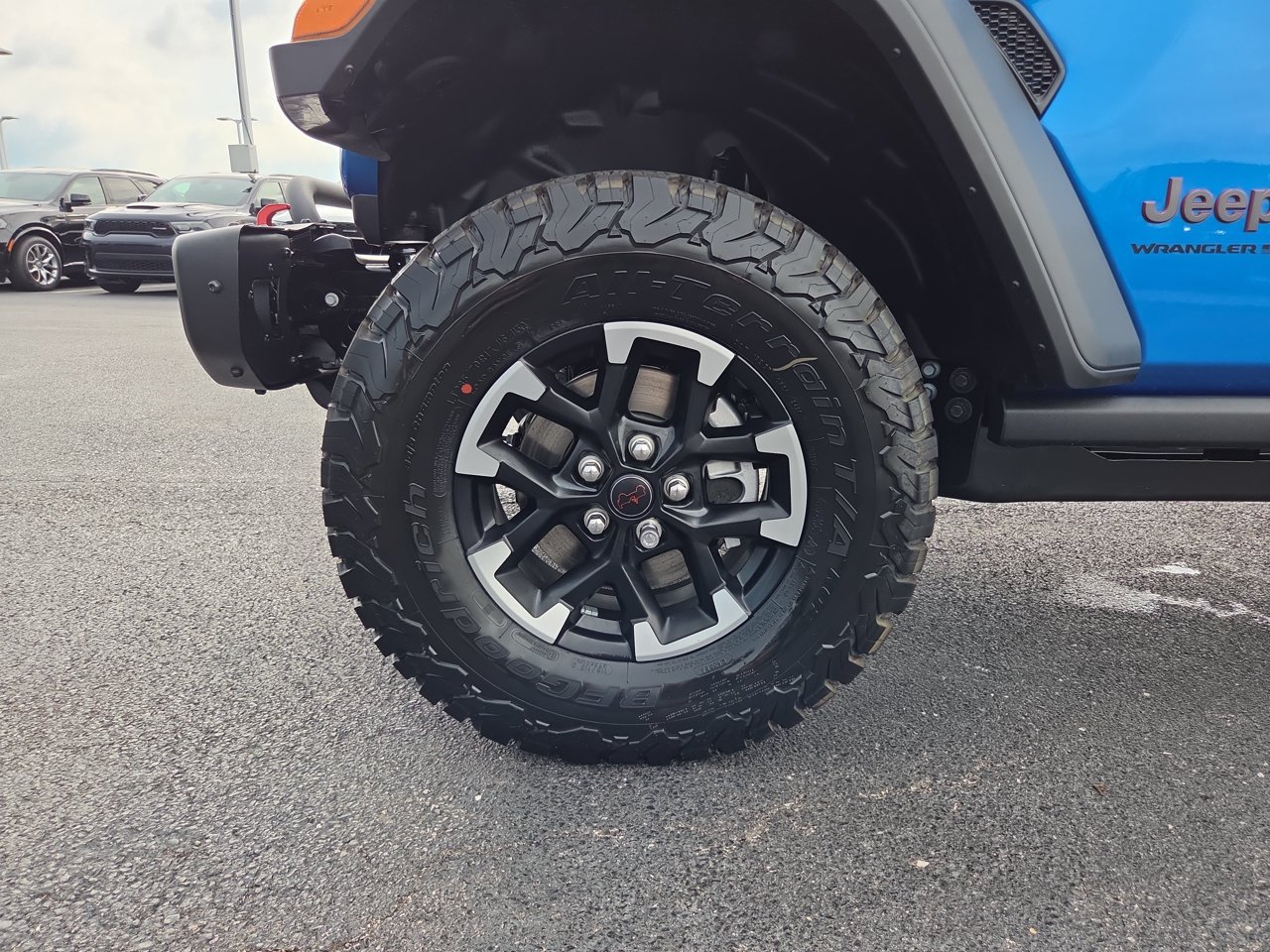 New 2026 Jeep Wrangler Unlimited Rubicon w/ Steel Bumper Group AWD/4WD image 9
