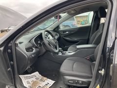 Used 2023 Chevrolet Malibu LT w/ Driver Confidence Package FWD image 10