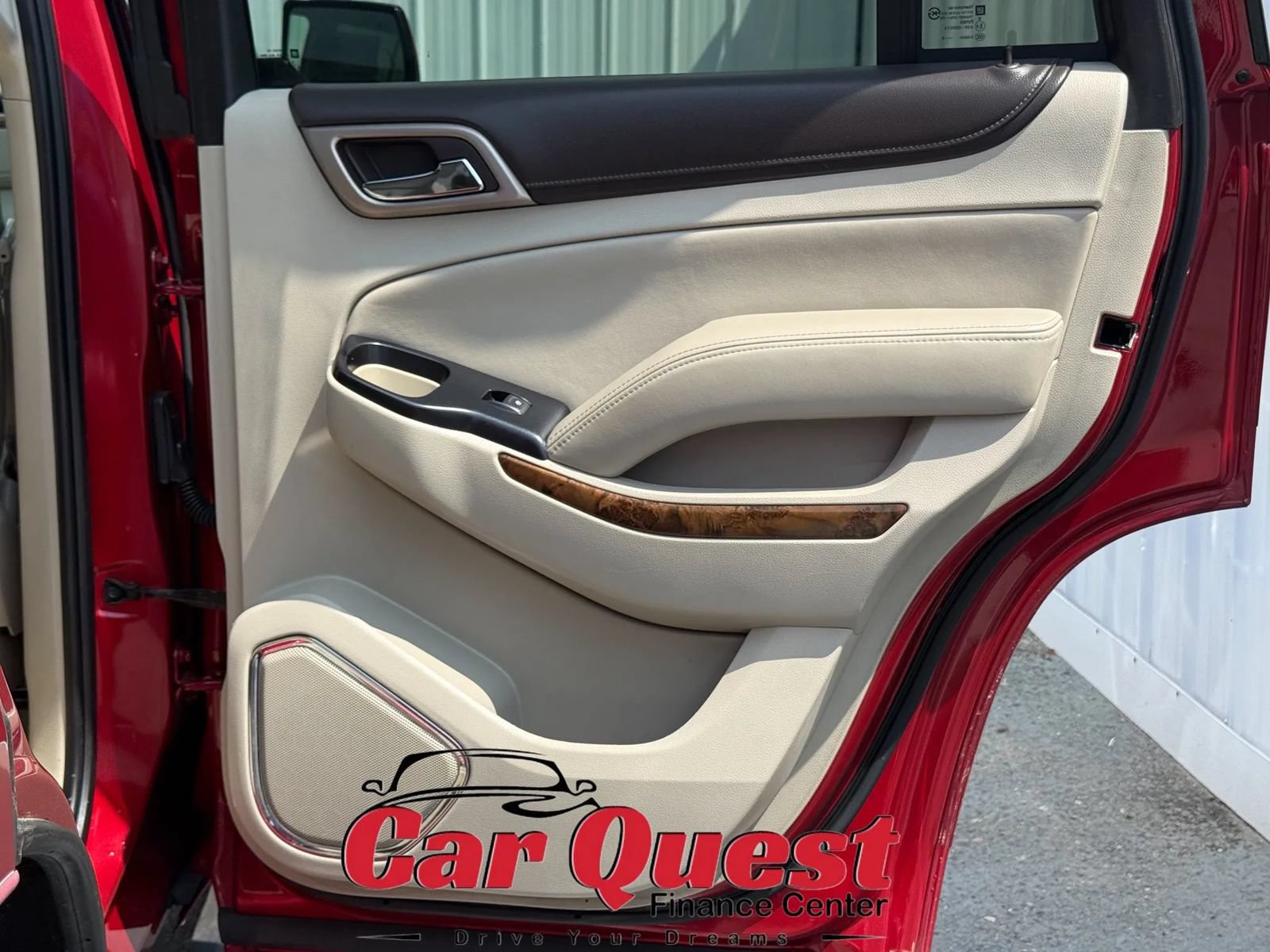 Used 2015 GMC Yukon Denali w/ Premium Package AWD/4WD image 22