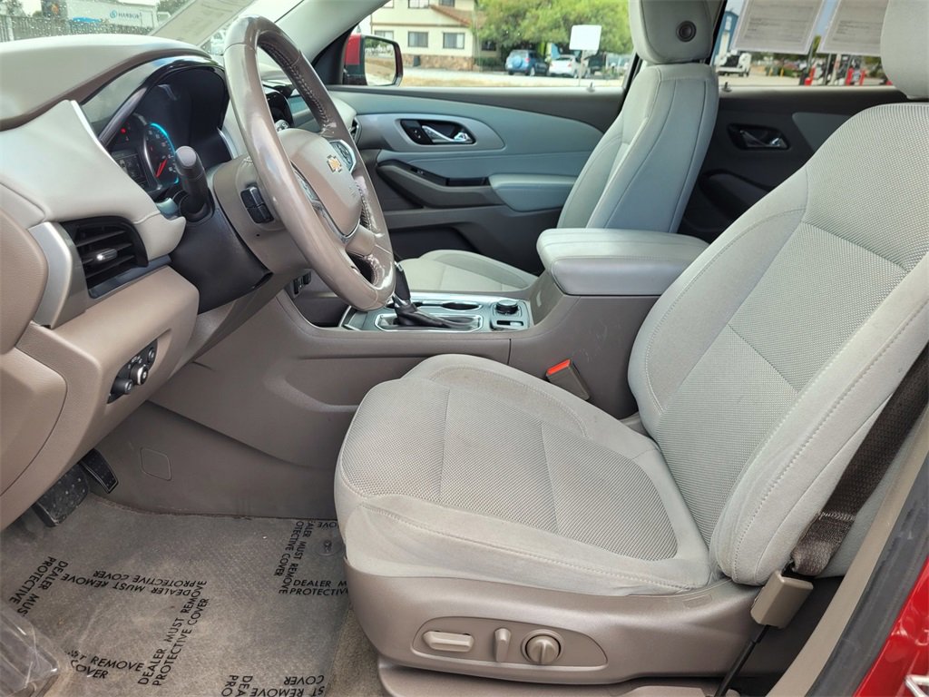 Used 2018 Chevrolet Traverse LT image 16