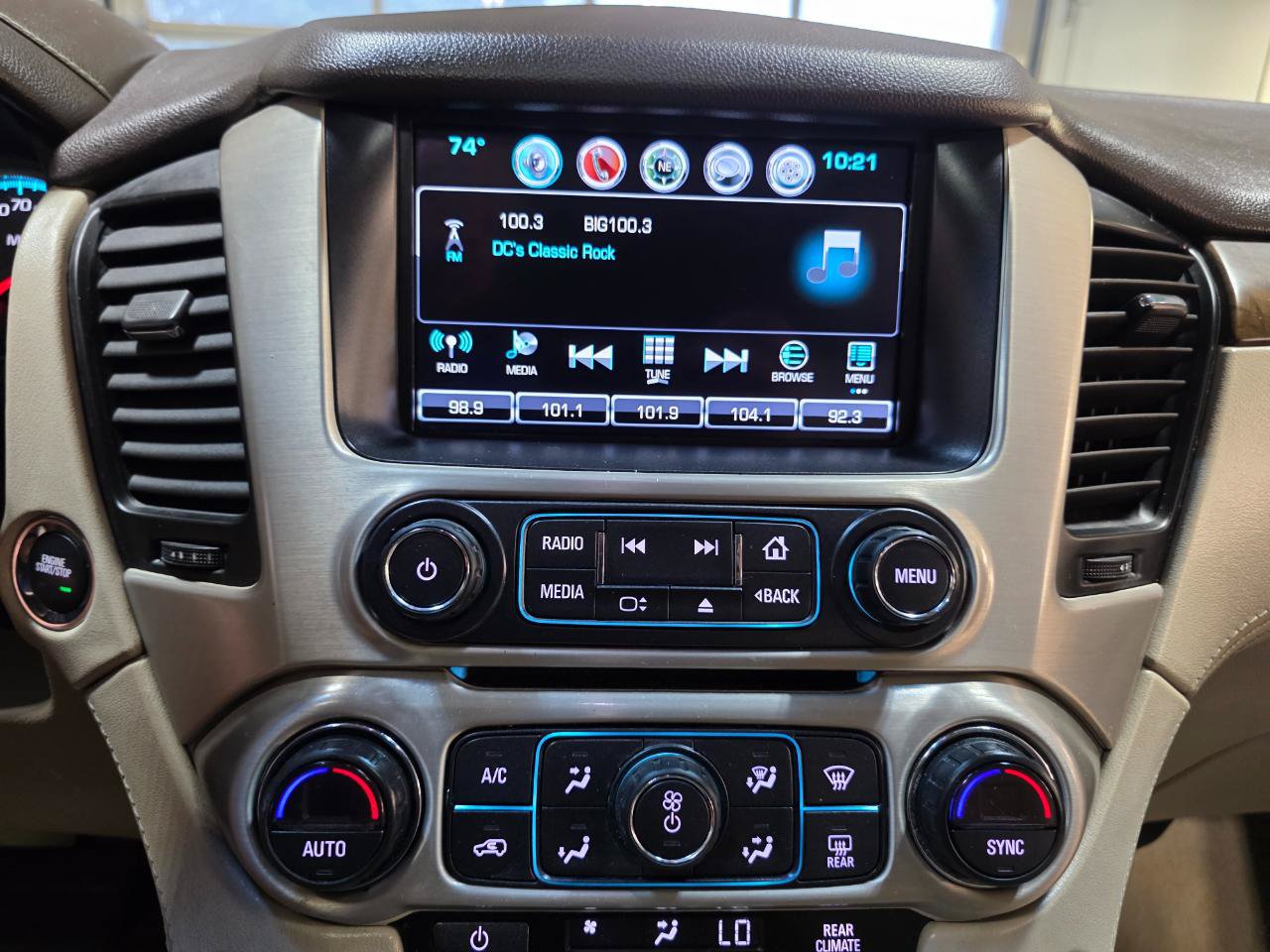 Used 2018 GMC Yukon XL Denali w/ Denali Ultimate Package AWD/4WD image 36