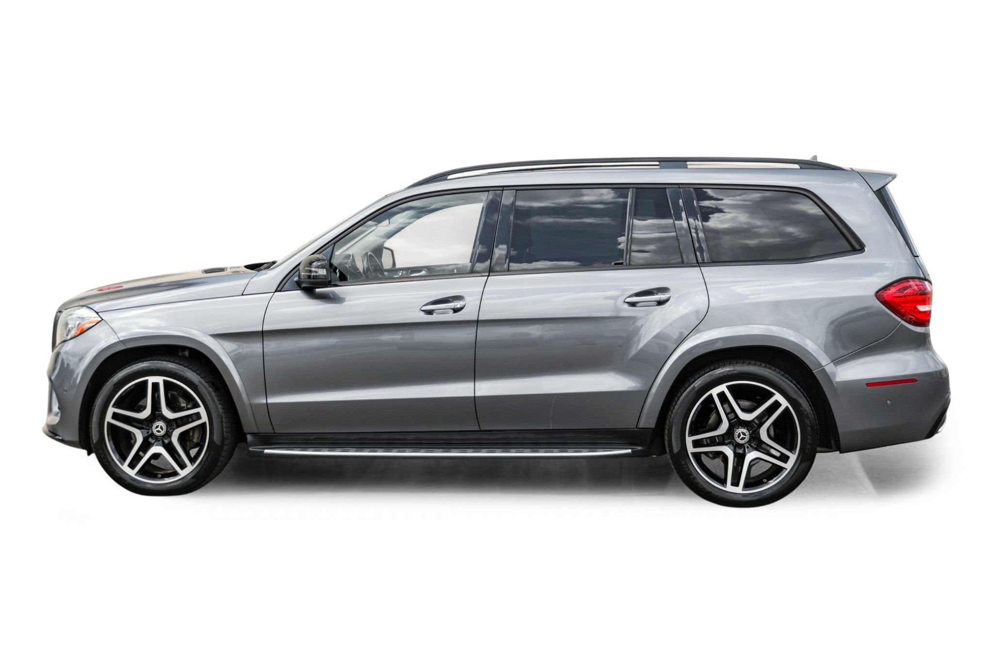 Used 2018 Mercedes-Benz GLS 550 4MATIC w/ Driver Assistance Package image 11