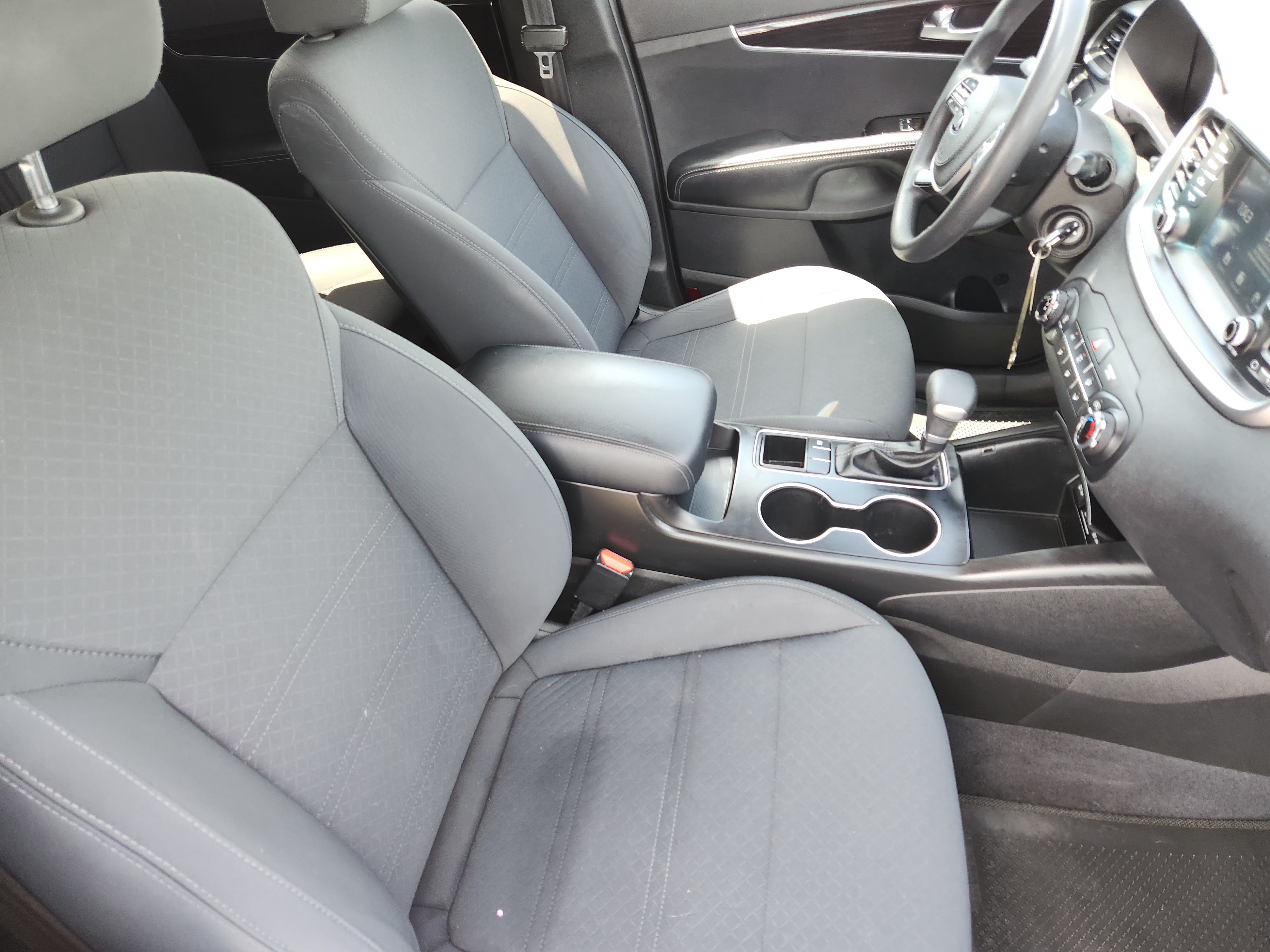 Used 2020 Kia Sorento L FWD image 13