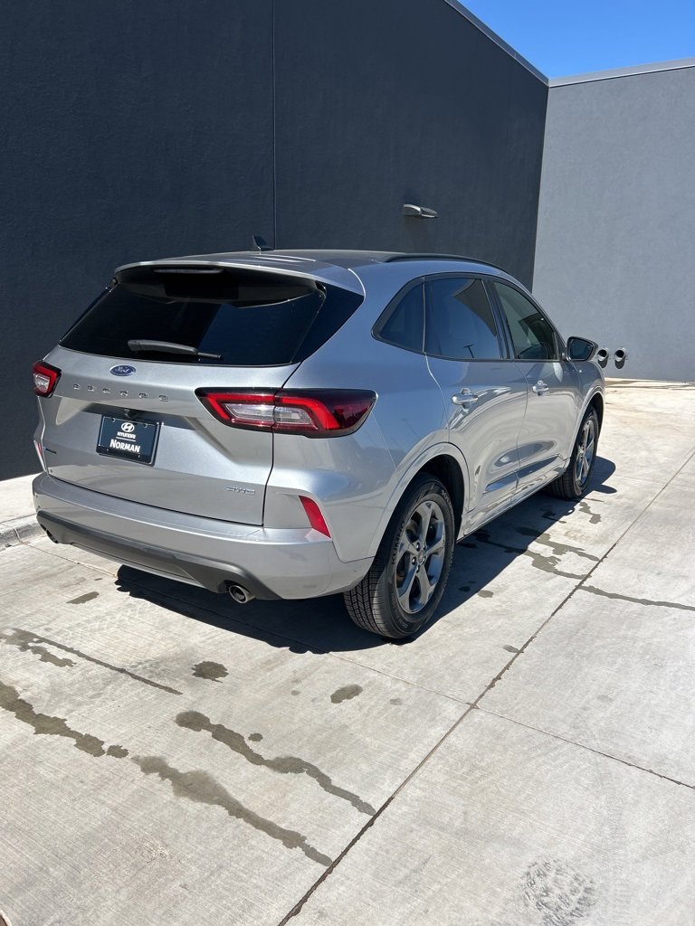 Used 2024 Ford Escape ST-Line image 4