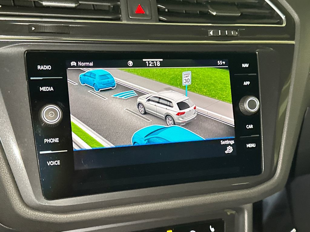 Used 2023 Volkswagen Tiguan SEL R-Line image 32