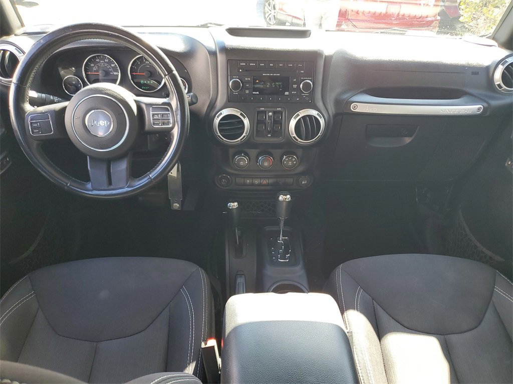 Used 2015 Jeep Wrangler Unlimited Sahara image 17