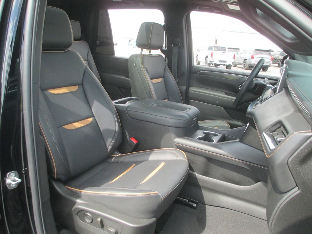 Used 2023 GMC Yukon AT4 w/ LPO, Floor Liner Package AWD/4WD image 23