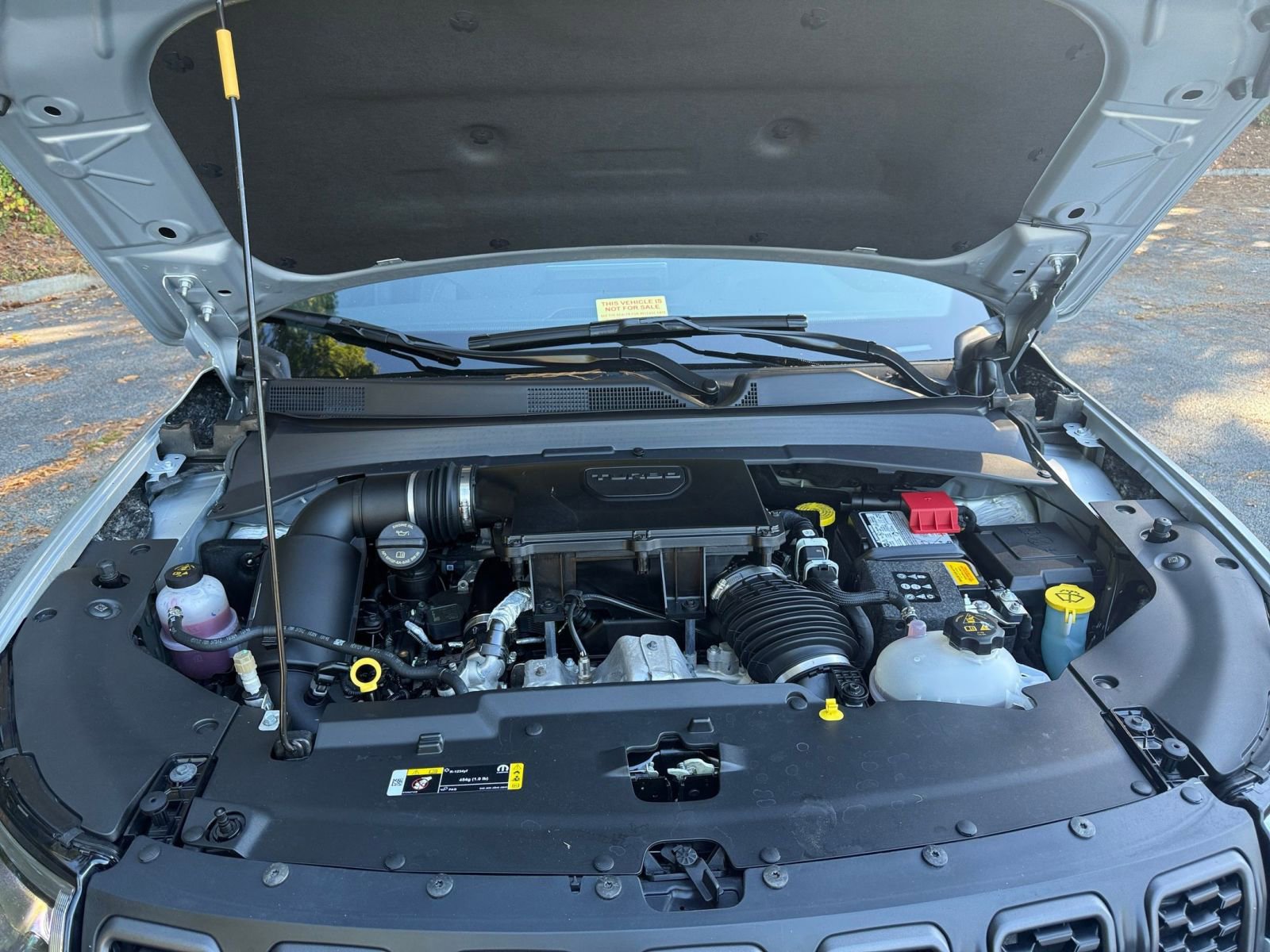 Used 2025 Jeep Compass Trailhawk image 32