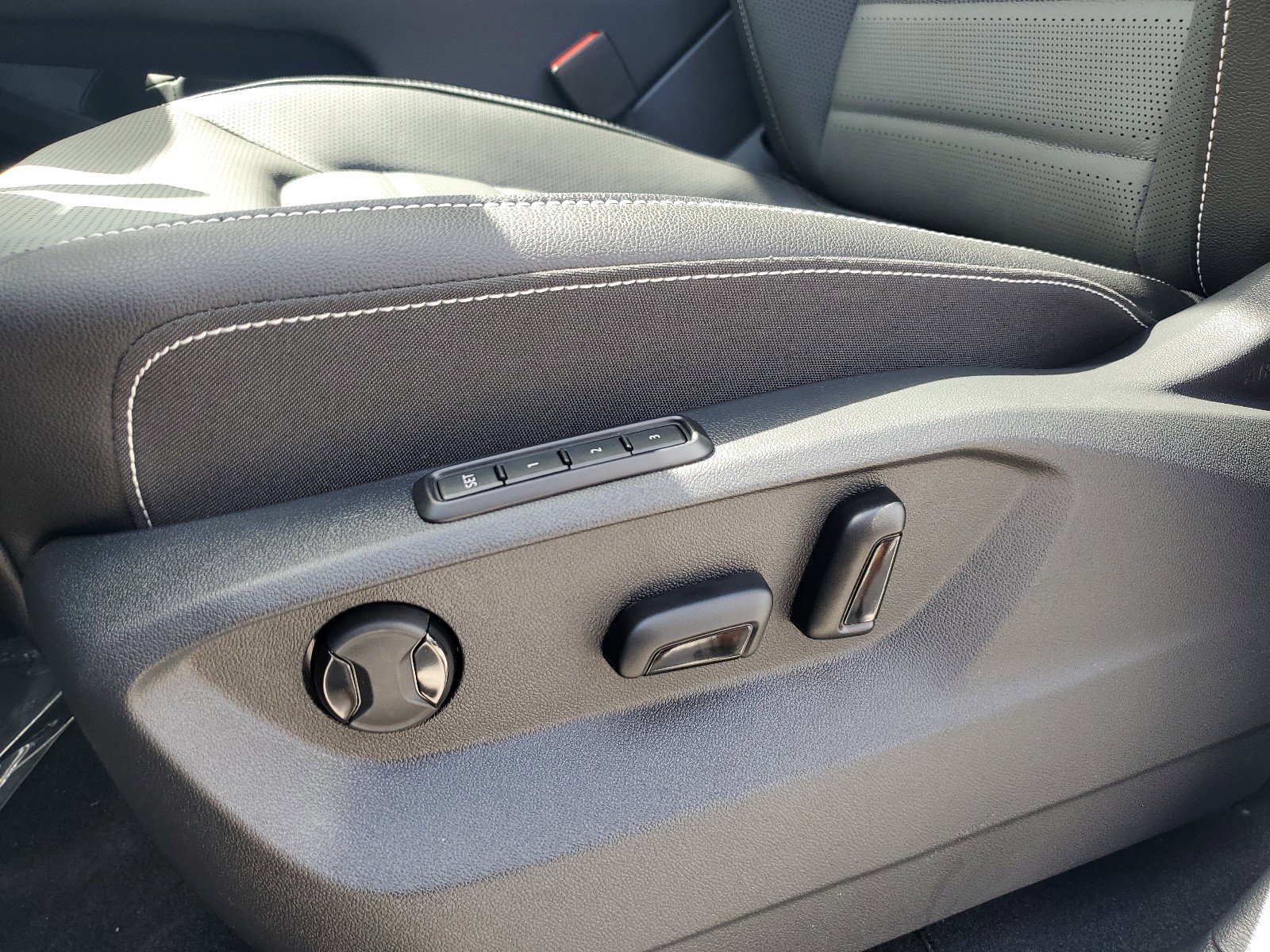 New 2025 Volkswagen Atlas SEL image 20