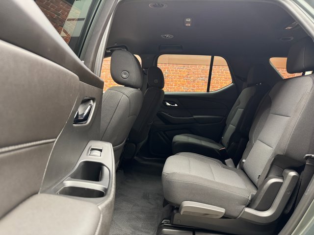 Used 2022 Chevrolet Traverse LT image 23