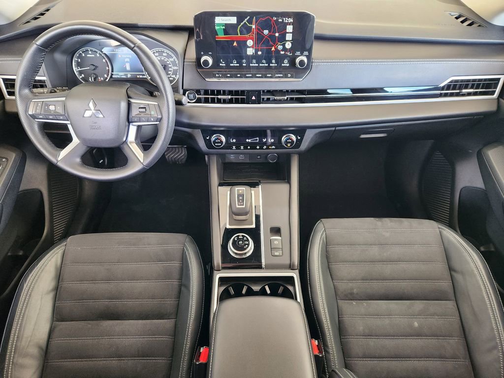 Used 2022 Mitsubishi Outlander SE image 24