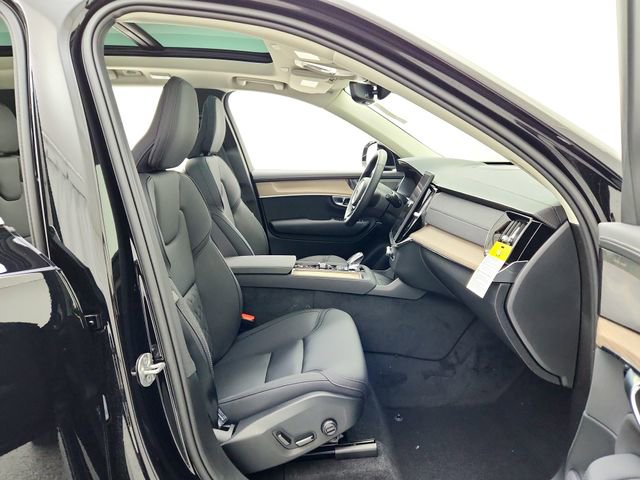 New 2026 Volvo XC90 B6 Plus w/ Protection Package Premier image 18
